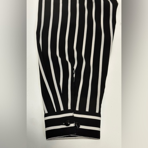 👚 Susan Graver Women's Button-Up Blouse - Size 10🌟 - Picture 7 of 13